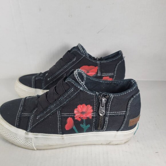 Blowfish Malibu Women Black s Floral Embroidery & Side Zip Canvas Sneaker Size 7 - Picture 1 of 12